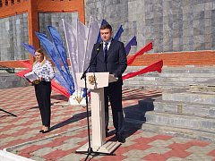 Памятная дата, объединяющая поколения: в Ершове прошел митинг в честь Дня воссоединения новых регионов с Россией