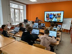 В «IT-КУБ.Ершов» ребят познакомили с удивительными возможностями нейросети