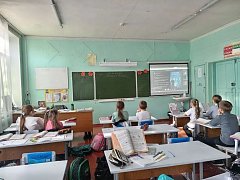 На первом в этом году Уроке цифры школьники узнали, кто такие ИИ-агенты