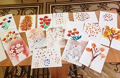 В Ершовском реабилитационном центре на заседании клуба для родителей «Позитивное родительство» осваивали необычные техники рисования