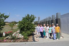 Туристы из Ершова посетили Парк покорителей космоса