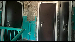 Глава Ершовского района Константин Мызников контролирует ход ремонтных работ на ул. Космонавтов