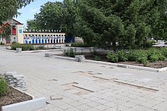 В Ершове ведутся работы по благоустройству центральной площади