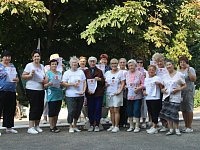 Ершовские получатели соцуслуг поучаствовали в мероприятии «Вперед, Россия!», посвященном Дню Государственного флага