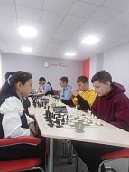 Юные шахматисты снова встретились на турнире к столетнему юбилею школы №2 г. Ершова