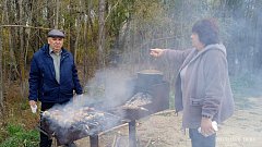 «Неделя золотых людей» для ершовских получателей соцуслуг завершилась отдыхом на природе