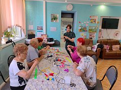 Ершовцы старшего возраста мастерили летних насекомых