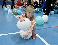 Теплый праздник ко Дню инвалидов: в Ершове прошел фестиваль «МЫ вместе»