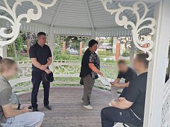 Вечерний профилактический рейд в Ершове: внимание — несовершеннолетним