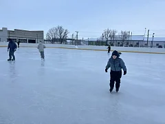 Ершовцы приходят на катки целыми семьями