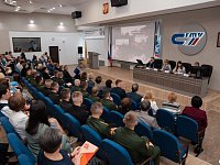 Студентам и школьникам рассказывают о вкладе саратовцев в Великую Победу