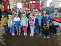 Ершовские школьники пообщались с сотрудниками пожарной части