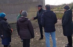 Депутат облдумы посетил в Орлов-Гае Ершовского района насосную станцию первого подъёма