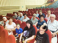 Ершовские «серебряные» театралы побывали на премьере спектакля и остались в искреннем восхищении