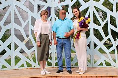 В Ершовском ЗАГСе состоялось торжественное бракосочетание участника СВО и его возлюбленной