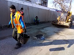 В Ершове  МКУ «Благоустройство» проводит ямочный ремонт автомобильных дорог