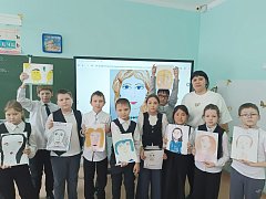 Накануне Международного женского дня юные ершовцы рисовали своих мам