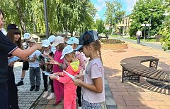 В Ершове полиция и общественники приняли участие в квесте для школьников