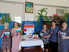 В ершовском селе получатели социальных услуг присоединились к Всероссийской акции ко Дню России