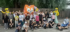 Ершовским ребятам подарили праздник с захватывающим представлением, подарками и вкусными угощениями