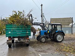 Работы по благоустройству Ершова ведутся в ежедневном режиме