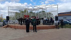 На малой сцене Ершова выступили музыканты и танцоры ДШИ