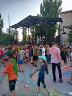 В Ершове прошел уже второй за лето фестиваль красок