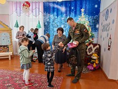 Участник СВО посетил ершовский детский сад