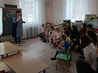 Профориентация: девятиклассники с. Рефлектор Ершовского района узнали тонкости работы воспитателя