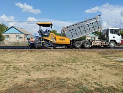 В сельских поселениях Ершовского района продолжают ремонтировать внутрипоселковые дороги