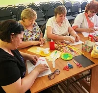 В Ершовском реабилитационном центре прошел мастер-класс с применением нетрадиционных техник аппликации