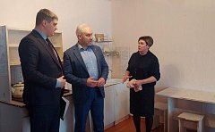 С рабочим визитом Ершовский район посетили депутаты областной Думы