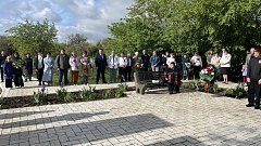 День Победы в Ершове начался с митинга у Братской могилы