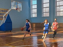 В турнире по баскетболу встретились команды ершовских школ