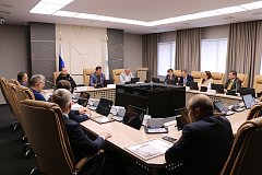 В Саратовской областной Думе представили макет 42-го тома Книги Памяти