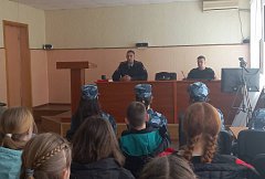 Сотрудники полиции провели профилактическую беседу для ершовских подростков