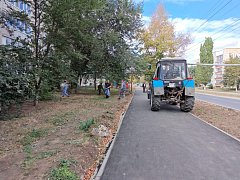 Глава Ершовского района принял участие в городском субботнике