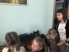 Ершовские дошколята посетили железнодорожный музей