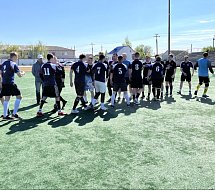 Футбольный турнир, посвященный 80-летию Победы, прошел на стадионе "Юность" г. Ершова