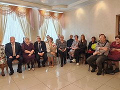 Ершовских «золотых» юбиляров в завершение Года семьи чествовали в ЗАГСе