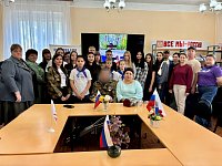 Патриотический час «Герои СВО — защитники России!» объединил ершовцев разных поколений и общественных объединений