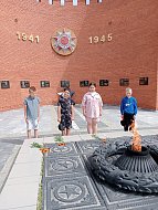Накануне Дня памяти и скорби юные ершовцы почтили память павших воинов и возложили цветы к Вечному огню