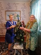 Ершовские соцработники помогают пожилым людям готовиться к Новому году