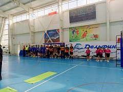 Единство в спорте: педагоги Заволжья встретились на волейбольной площадке в Ершове