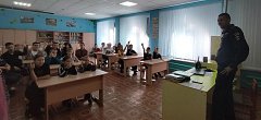 О безопасности — из первых уст: ершовские полицейские напомнили детям главные правила безопасности