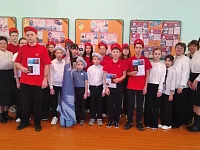 Школьникам из ершовского села вручили первые паспорта в День Конституции