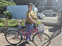 Пожилых ершовцев угостили душистым лакомством