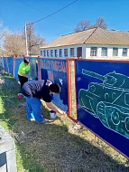 В преддверии юбилея Победы в ершовском селе провели акцию «Чистый памятник»