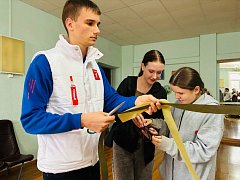 Ершовские Первые передали «Броне в тылу» заготовки для масксетей