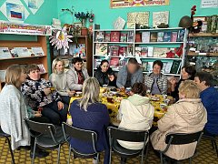 В ершовском селе прошла встреча бойца спецоперации с односельчанками-волонтерами